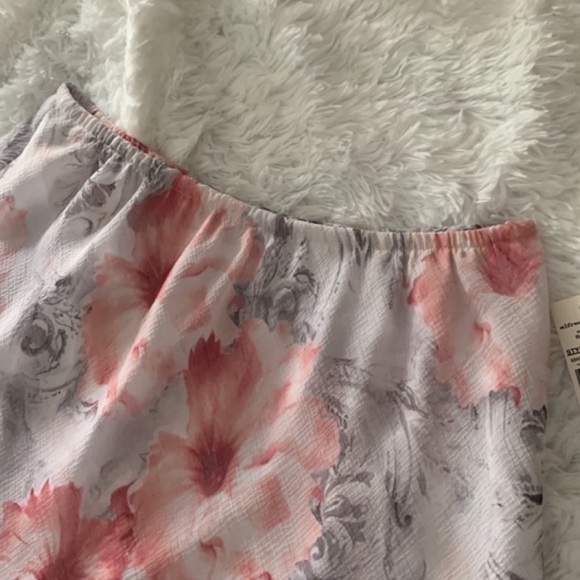 Alfred Dunner "Rose Hill" Pink & Gray Floral Skirt
Size M - Picture 5 of 6